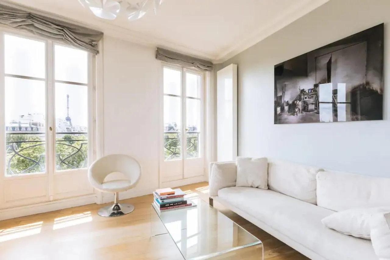 Daire Central&Spacious 2Bd Apart For 4 In Champs Elysees Paris Fransa