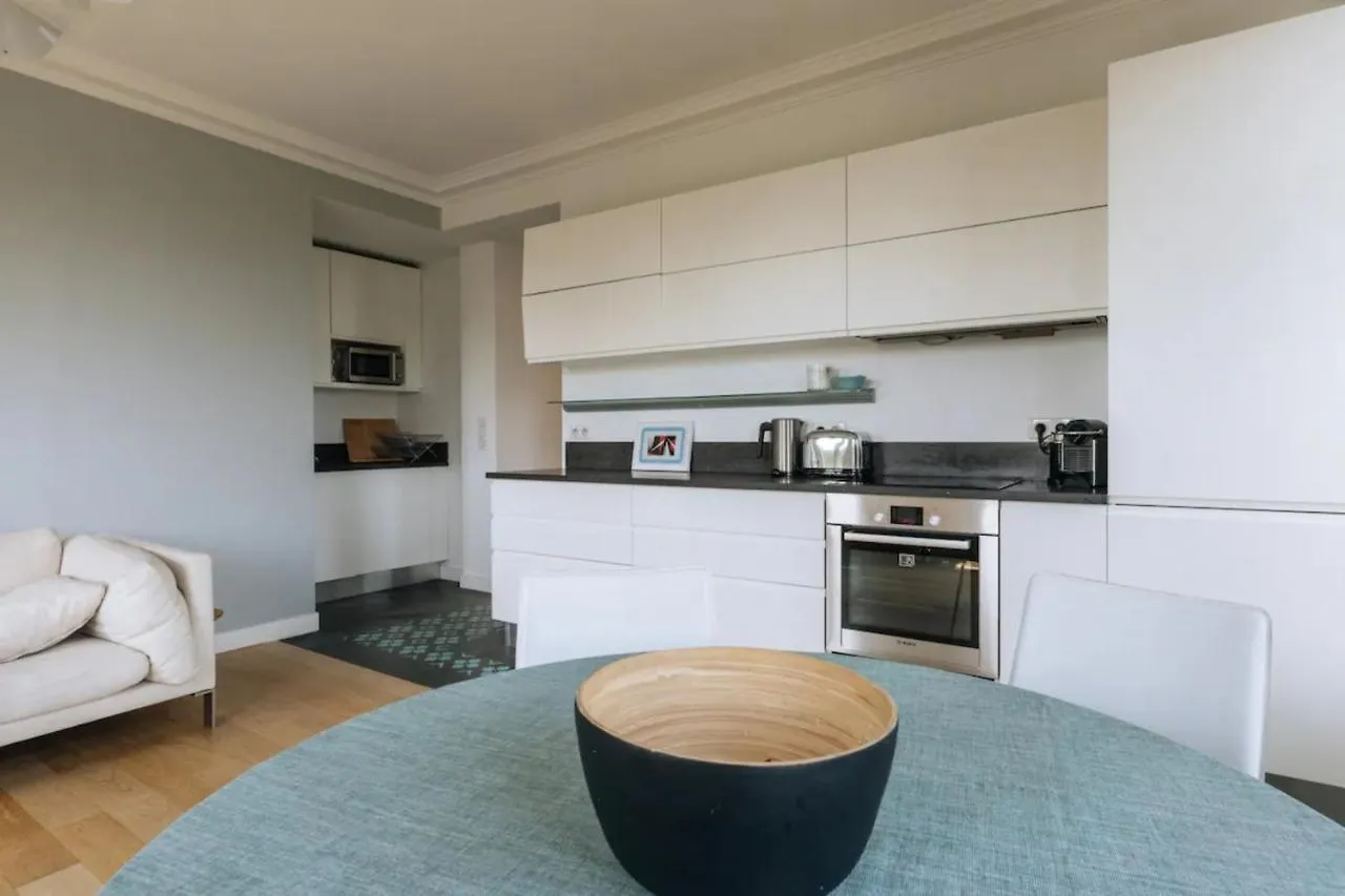 Central&Spacious 2Bd Apart For 4 In Champs Elysees Paris