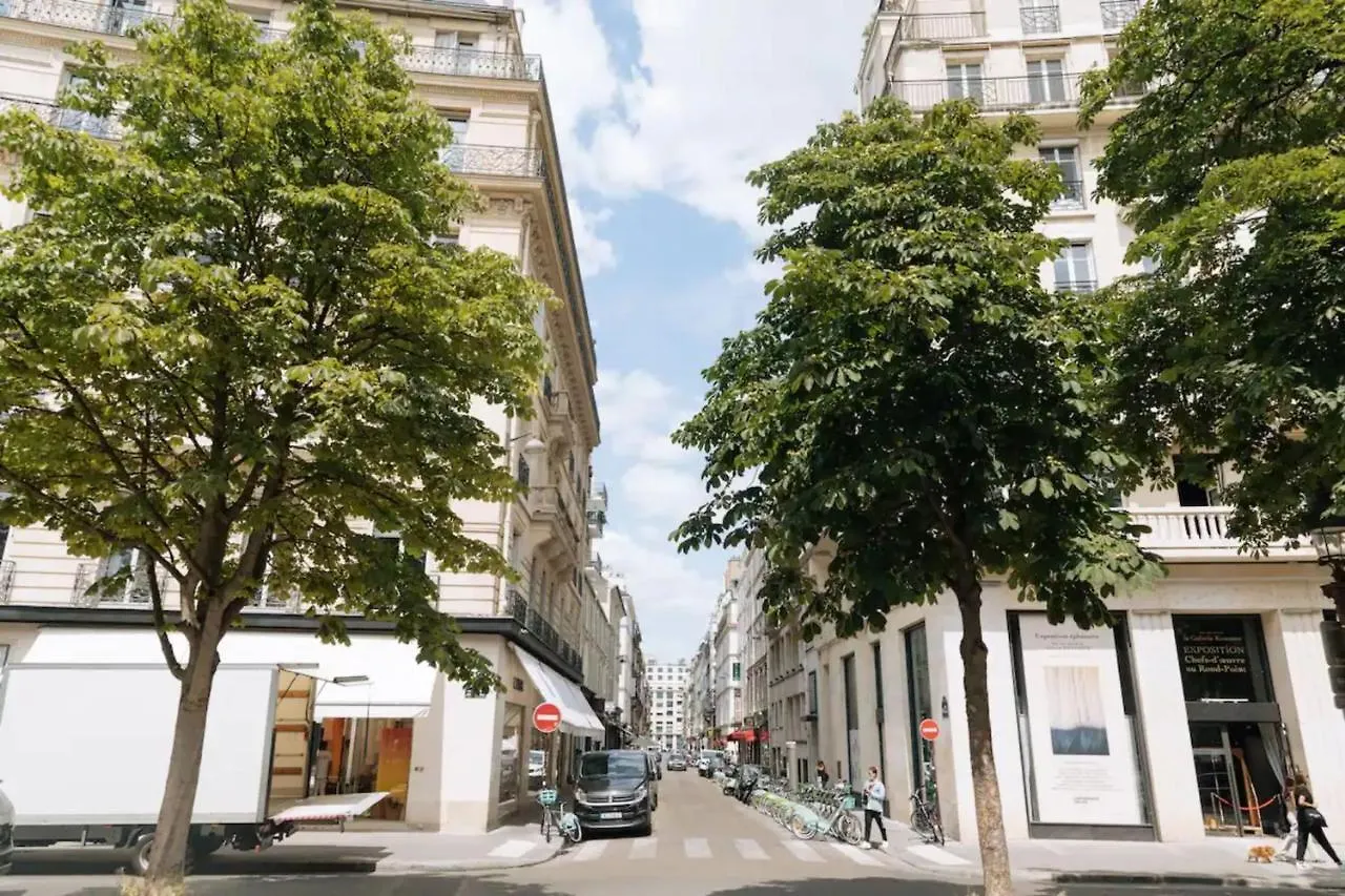 Central&Spacious 2Bd Apart For 4 In Champs Elysees Paris